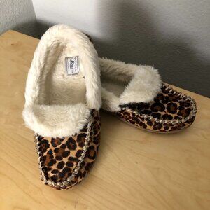 G.H BASS & CO. Womens Black Tan Animal Print Slippers 8 Faux Fur Lined Preppy